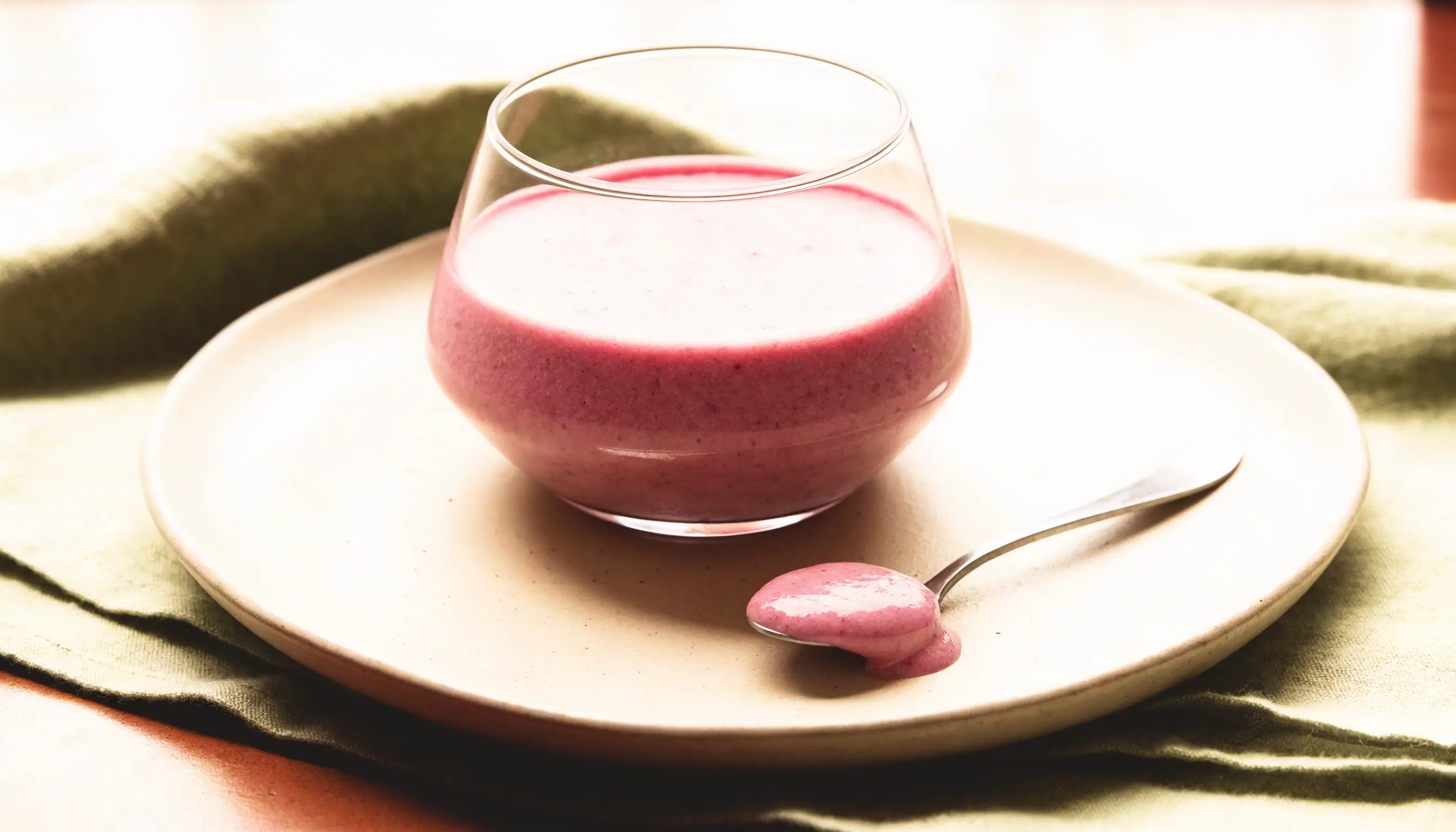 Banana Berry Smoothie prepared as an illustrative IDDSI Level 3 serving